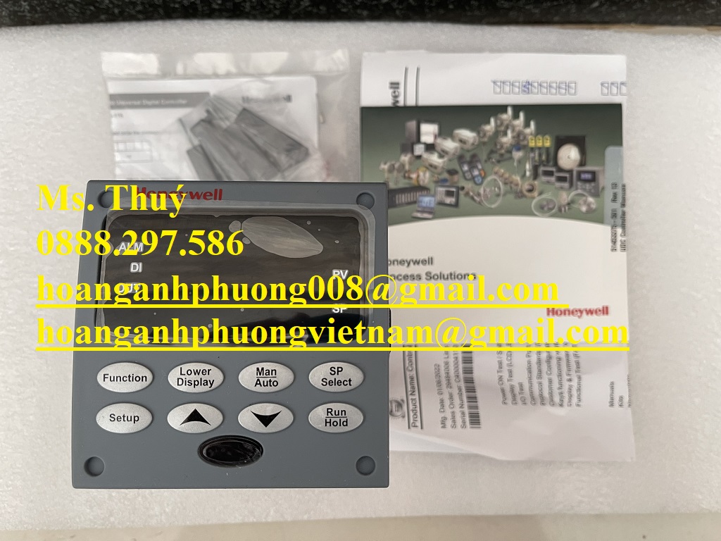 DC3200-CE-000R-00000-E0-0 - Bộ điều khiển Honeywell nhập mới 100%
